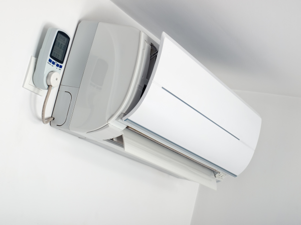 We provide thorough air duct cleaning at honest prices. Contact us for a free quote today! Air duct cleaning cost in Milwaukee area